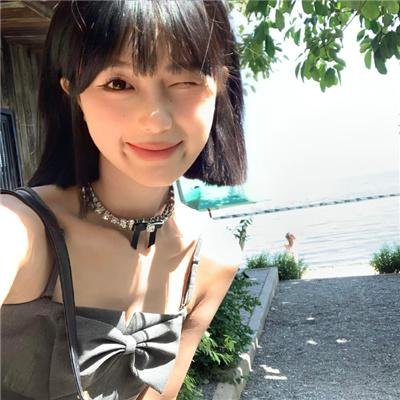 岗上花开 海报